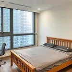 Zeus Living - Luxury Apartment In Landmark